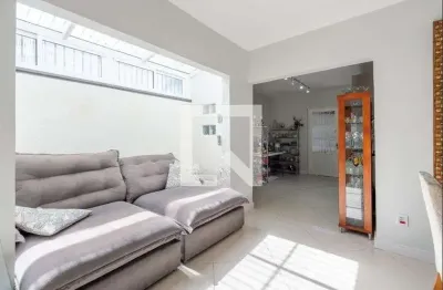 Casa para Aluguel - Menino Deus, 3 Quartos,  233 m² - Porto Alegre