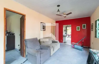 Casa com 3 quartos para alugar na Rua Doutor Barcelos, Camaquã, Porto Alegre