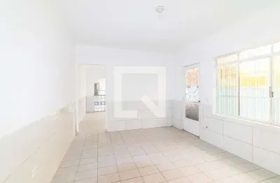 Casa com 2 quartos para alugar na Rua Américo Sugai, Vila Jacuí, São Paulo