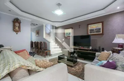 Casa com 4 quartos para alugar na Rua Airi-Mirim, Vila Jacuí, São Paulo