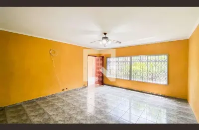 Casa com 4 quartos para alugar na Rua Neá, Vila Ré, São Paulo