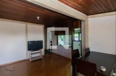 Casa com 2 quartos para alugar na Rua Caapeba, Itaquera, São Paulo