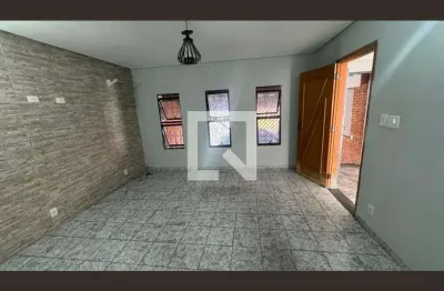 Casa com 2 quartos para alugar na Rua Estevão Barbosa Alves, Vila Jaguara, São Paulo