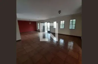 Casa com 4 quartos para alugar na Rua Cláudio Fuzaro, Vila Romana, São Paulo