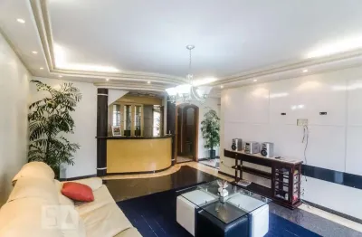 Casa com 4 quartos para alugar na Rua Catuquina, Vila Carrão, São Paulo