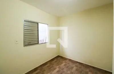 Casa com 2 quartos para alugar na Rua Raphael Moisés Gonçalves Rodrigues, Serraria, Diadema