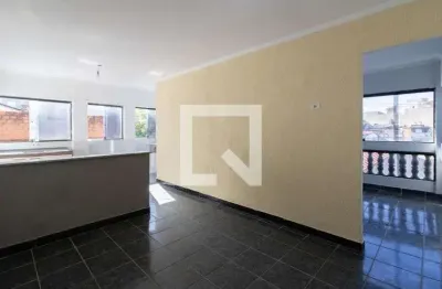 Casa com 2 quartos para alugar na Rua Urutaí, Gopoúva, Guarulhos