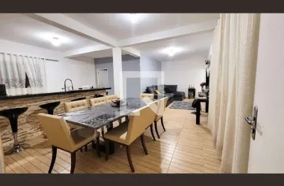 Casa para Aluguel - Jardim Odete, 2 Quartos,  100 m² - Itaquaquecetuba