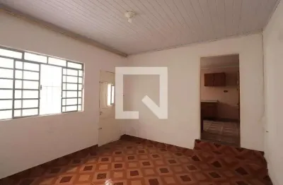 Casa com 2 quartos para alugar na Rua Mutamba, Vila Carrão, São Paulo
