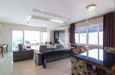 Casa com 6 quartos para alugar na Rua Newton Espírito Santo Ayres, Bussocaba, Osasco