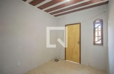 Casa para Aluguel - Venda da Cruz, 1 Quarto,  38 m² - São Gonçalo