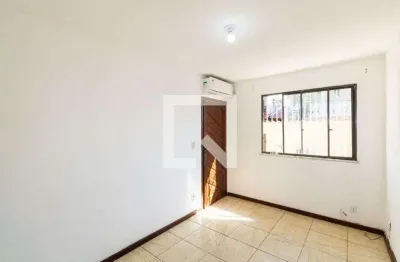 Casa para Aluguel - Campo Grande, 2 Quartos,  80 m² - Rio de Janeiro