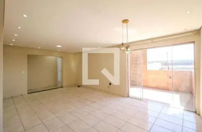 Casa com 3 quartos para alugar na Avenida Antônio Sylvio Cunha Bueno, Serraria, Diadema