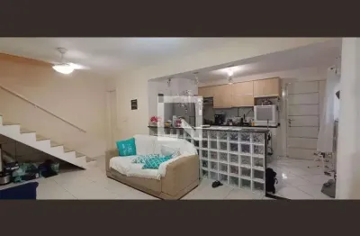 Casa com 3 quartos para alugar na Rua Eça de Queiros, Penha, Rio de Janeiro