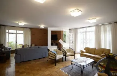 Casa com 3 quartos para alugar na Rua Alcindo Guanabara, Cambuci, São Paulo