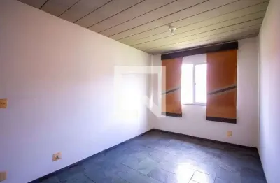 Apartamento para Aluguel - Vila Três, 2 Quartos,  60 m² - São Gonçalo