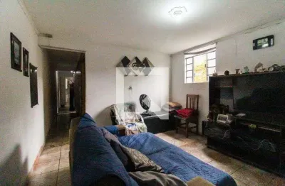 Casa com 2 quartos para alugar na Rua Dendezeiro, Vila Jacuí, São Paulo