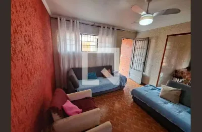 Apartamento com 2 quartos para alugar na Avenida Graciela Flores de Piteri, I.A.P.I., Osasco