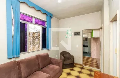 Casa com 5 quartos para alugar na Avenida Lusitania, Penha, Rio de Janeiro