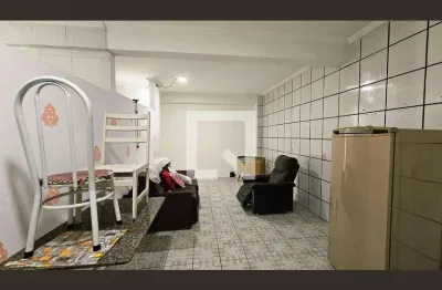 Casa com 1 quarto para alugar na Rua Casemiro Brits Figueiredo, Castanho, Jundiaí