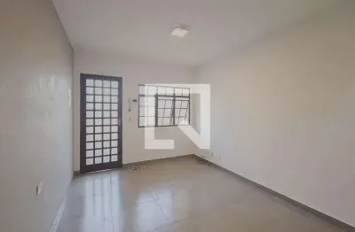 Casa com 2 quartos para alugar na Rua São Manuel, Pinheiros, São Paulo