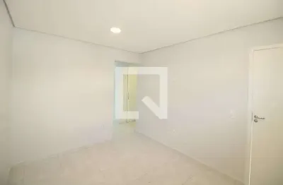 Casa com 2 quartos para alugar na Avenida Aratãs, Moema, São Paulo