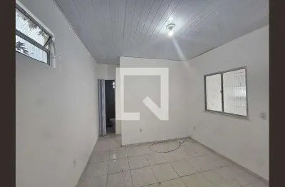 Casa com 2 quartos para alugar na Rua da Tranqüilidade, Boca do Rio, Salvador