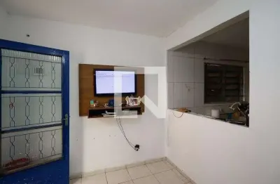 Casa com 2 quartos para alugar na Rua São Dimas, Vila Sabrina, São Paulo