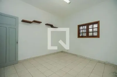 Casa com 2 quartos para alugar na Rua Pio XI, Alto da Lapa, São Paulo