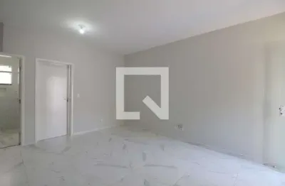 Casa para Aluguel - Jardim São Paulo, 1 Quarto,  38 m² - Sorocaba