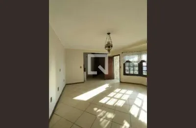 Casa com 3 quartos para alugar na Rua Orfanotrófio, Nonoai, Porto Alegre