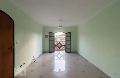 Casa com 3 quartos para alugar na Rua São Florêncio, Vila Ré, São Paulo