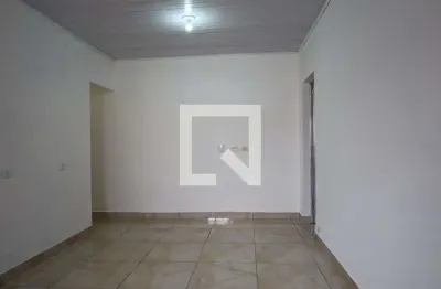 Casa com 3 quartos para alugar na Rua Hugo Guedes da Cruz, Rio Bonito, São Paulo