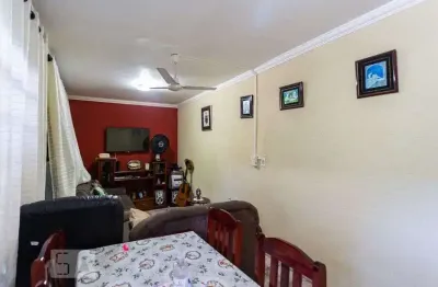 Casa com 2 quartos para alugar na Rua Antônia Assaf, Pestana, Osasco