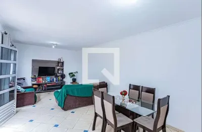 Casa com 2 quartos para alugar na Rua Fabrício Fontana, Jaraguá, São Paulo