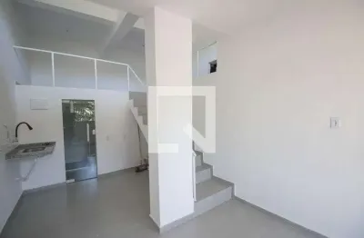 Casa com 1 quarto para alugar na Avenida Presidente Humberto de Alencar Castelo Branco, Zé Garoto, São Gonçalo