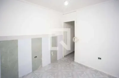 Casa com 2 quartos para alugar na Avenida Dom João VI, Canhema, Diadema