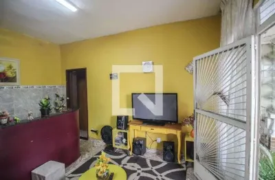 Casa para Aluguel - Nossa Sra. de Fátima, 2 Quartos,  48 m² - Nilópolis