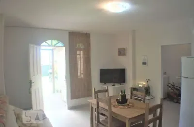 Casa para Aluguel - São João do Rio Vermelho, 3 Quartos,  100 m² - Florianópolis