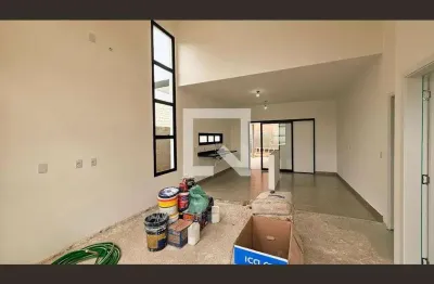 Casa com 3 quartos para alugar na Rua Clarindo Roque, Vila Maringá, Jundiaí