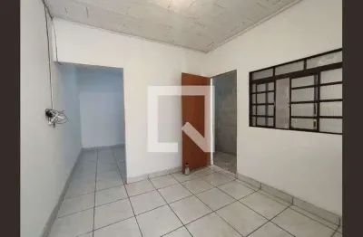 Casa com 3 quartos para alugar na Rua Maria Soares Chaves, Nacional, Contagem