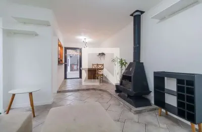 Casa com 4 quartos para alugar na Rua São Joaquim, Glória, Porto Alegre