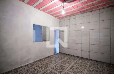 Casa para Aluguel - Parque Marabá, 1 Quarto,  50 m² - Taboão da Serra