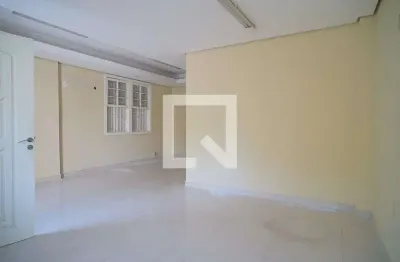 Casa para Aluguel - São Geraldo, 3 Quartos,  150 m² - Porto Alegre