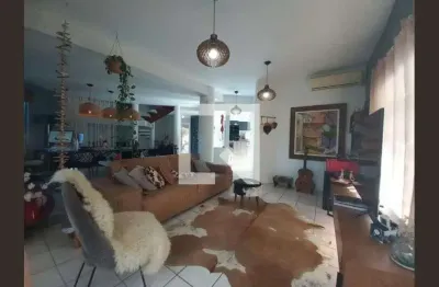 Casa para Aluguel - Lagoa da Conceição, 4 Quartos,  1384 m² - Florianópolis