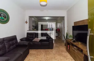 Casa com 2 quartos para alugar na Rua Diogo de Moraes Lara, São Rafael, São Paulo