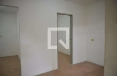 Casa com 2 quartos para alugar na Rua das Hortências, Vila Linda, Santo André