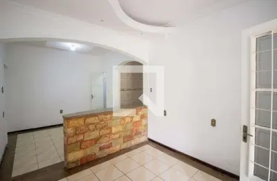 Casa com 2 quartos para alugar na Rua Santa Maria, Pedra Azul, Contagem