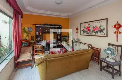 Casa com 2 quartos para alugar na Rua Harris Mezaroup, Vila Menuzzo, Sumaré