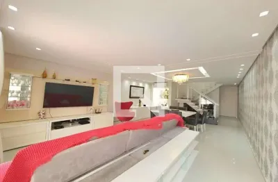 Casa com 3 quartos para alugar na Rua Ibituruna, Saúde, São Paulo